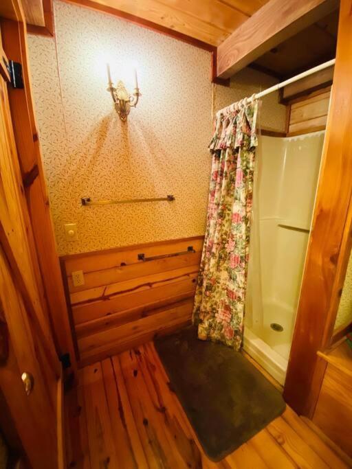 The Loft At Bear Mountain Log Cabins Юрика Спрингс Экстерьер фото