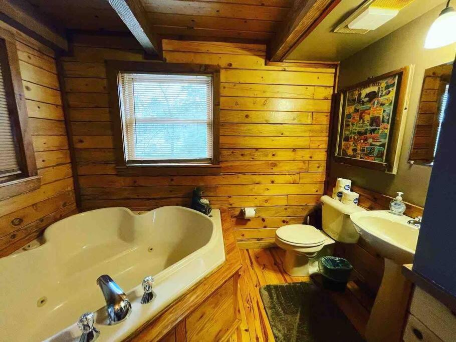 The Loft At Bear Mountain Log Cabins Юрика Спрингс Экстерьер фото